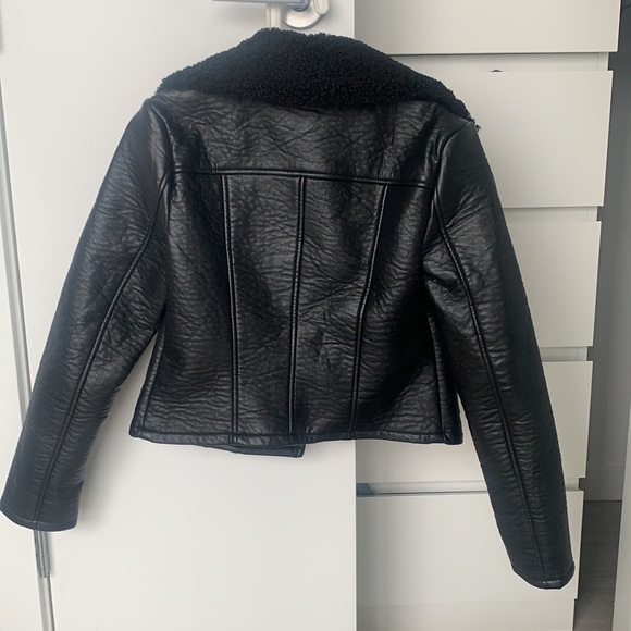 Size 2 Misguided Leather Jacket w/ Sherpa Collar - Picture 2 of 2